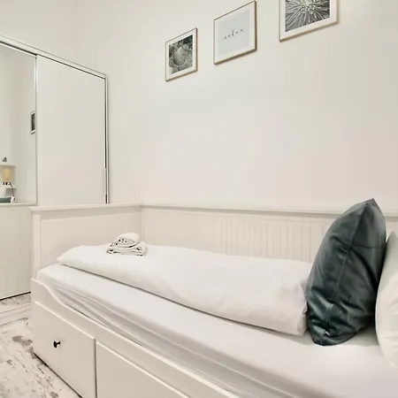 Standard Apartment By Hi5- Csengery Street Budapest Kültér fotó